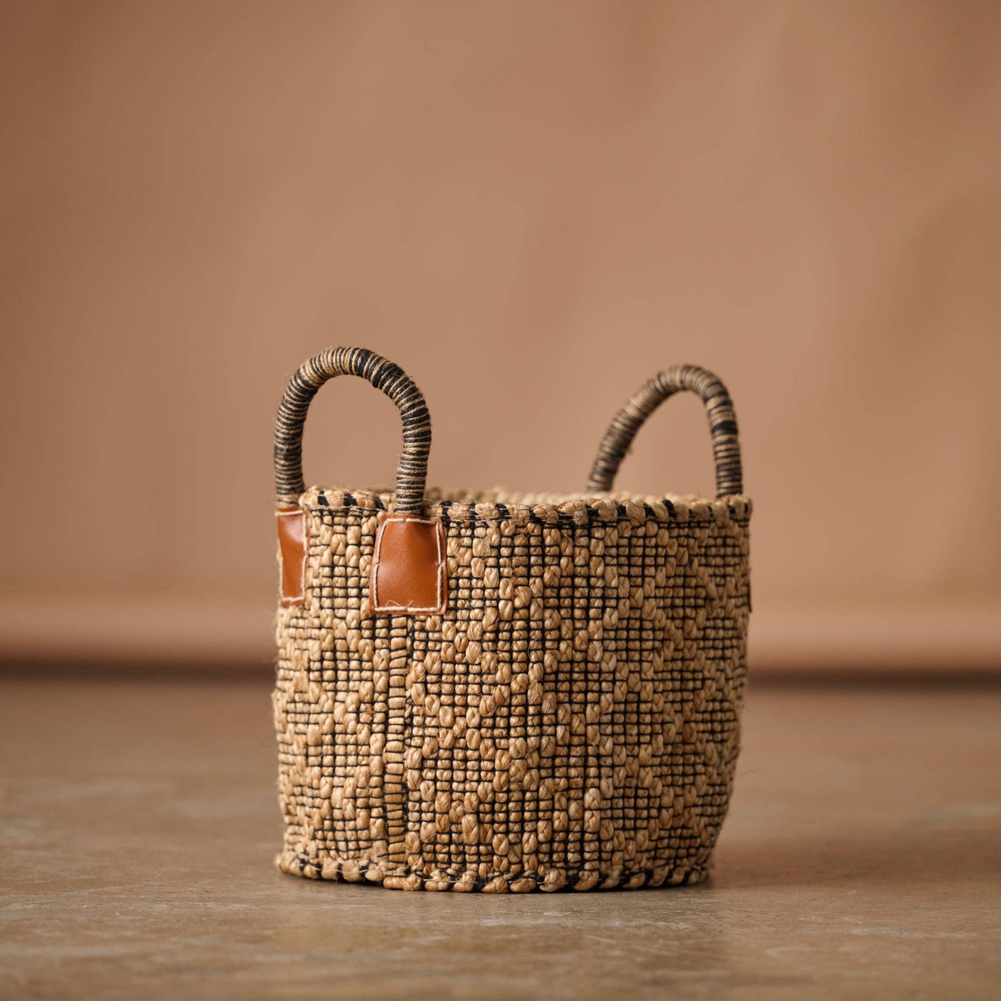 Handled Diamond Jute Basket - 10"