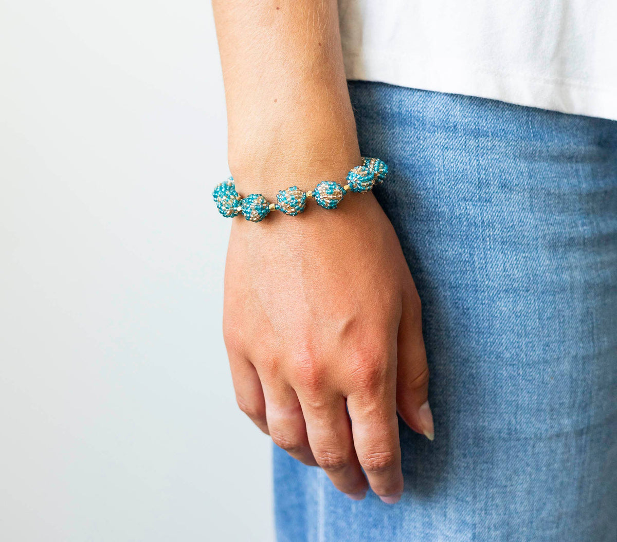 Roll-On Globe Bracelet - Grenada